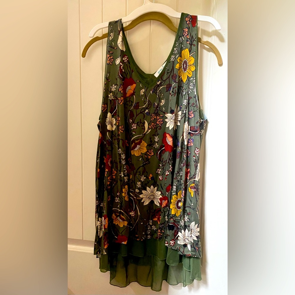 EEUC Grace&Lace boutique brand Olive floral tank